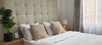 Cosy apartment, 10 minutes from the airport ! Family-friendly neighbourhood