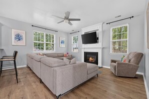 TV, fireplace - 5BR | Heated Pool, Hot Tub, Fire Pit & Backyard (Summerville)