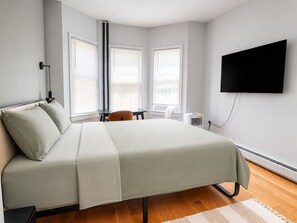 Iron/ironing board, WiFi, bed sheets - Beautiful 2BR Home, Near NYC, PATH & Lincoln Park (Jersey City)