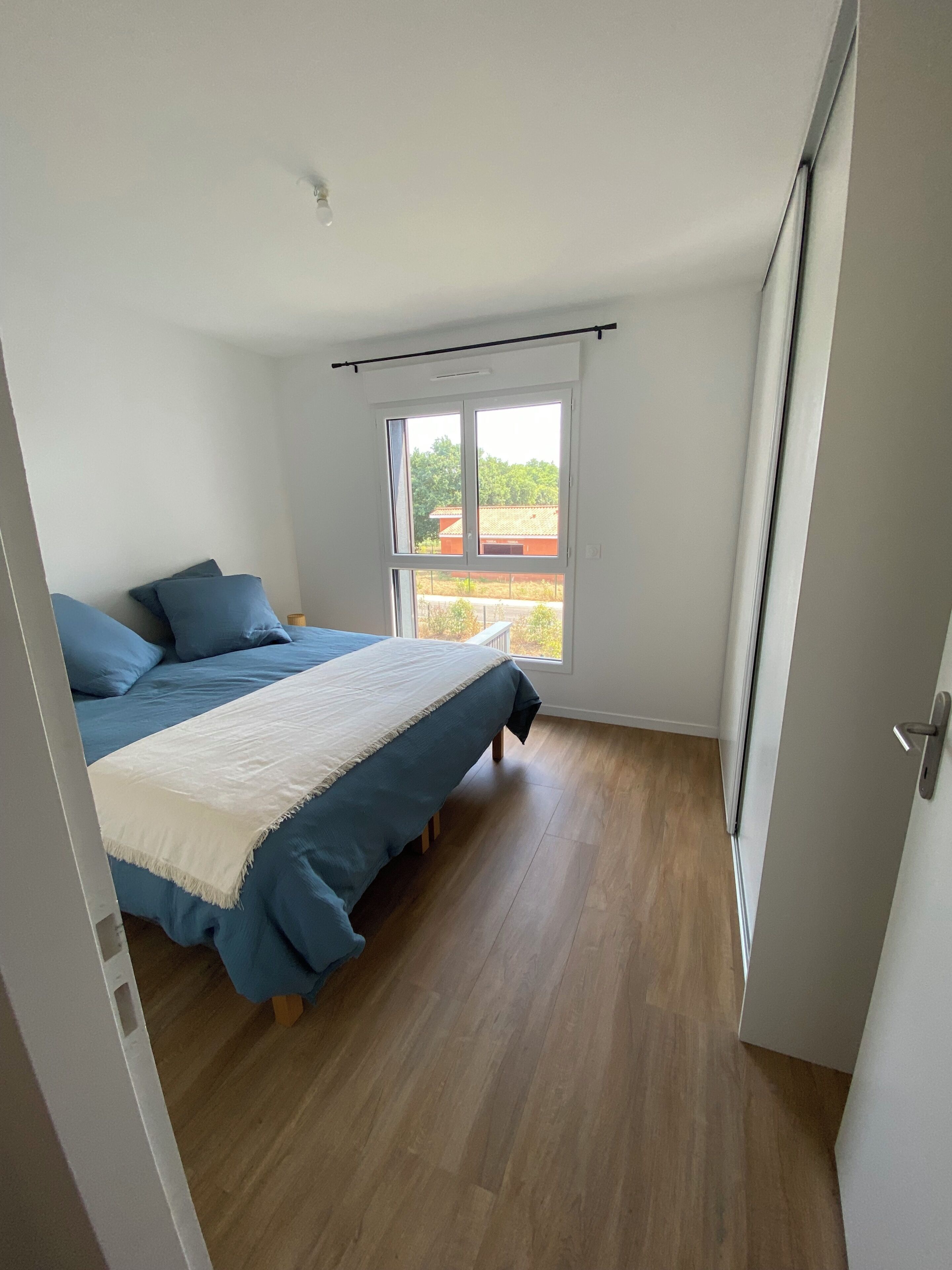 2 chambres, fer et planche à repasser, accès Internet, draps fournis