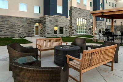 ADA Suite w/ Pool Access | Breakfast Included