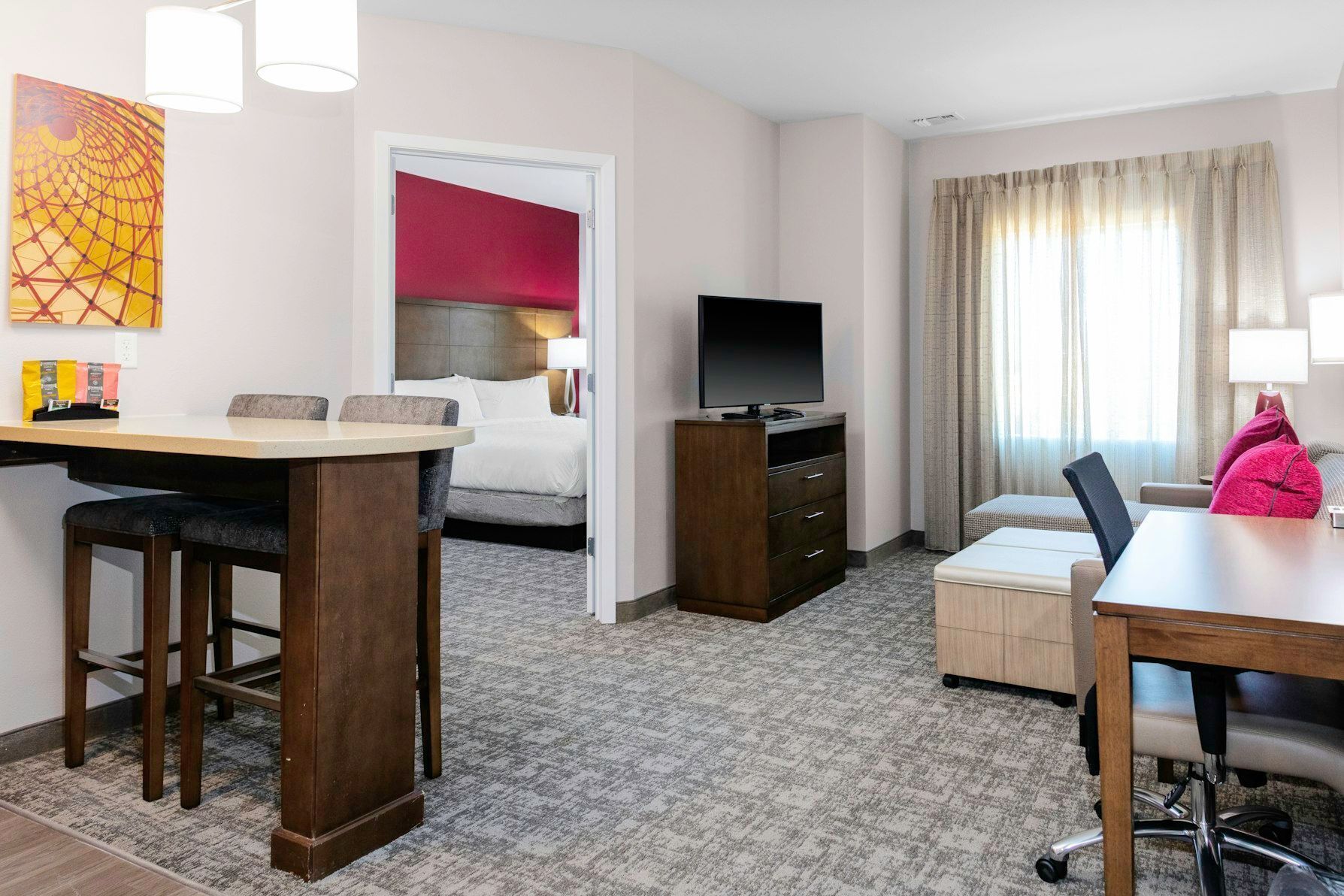 Iron/ironing board, travel crib, free WiFi, bed sheets
