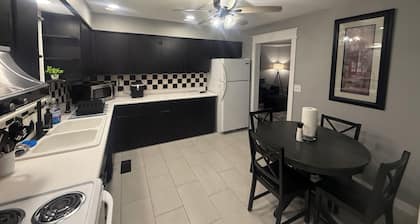 Casino Nights near Sandy’s Racing and gaming. Entire House, Sleeps 8, 3-Bedroom.