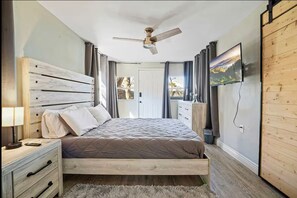 Desk, iron/ironing board, WiFi, bed sheets - Spacious Fort Worth Home | Near TCU & Stockyards (Fort Worth)