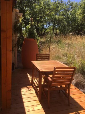 Outdoor dining - Vrbo Property (Forcalquier)