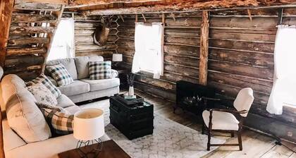 Sandy Creek Cabin - Authentic Log Cabin