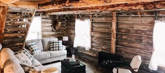 Sandy Creek Cabin - Authentic Log Cabin
