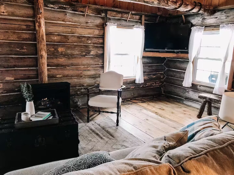 Sandy Creek Cabin - Authentic Log Cabin - Pennsylvania