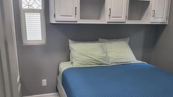 2 bedrooms, WiFi, bed sheets