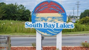 Miscellaneous - 2-bedroom condo in tranquil Surfside with cool AC breeze (Surfside)