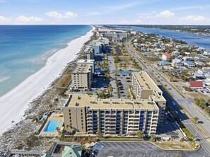 Exterior - “Oceanfront Penthouse - 88 steps to the beach!” (Fort Walton Beach)