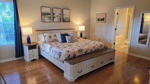 4 habitaciones, tabla de planchar con plancha y cuna de viaje 