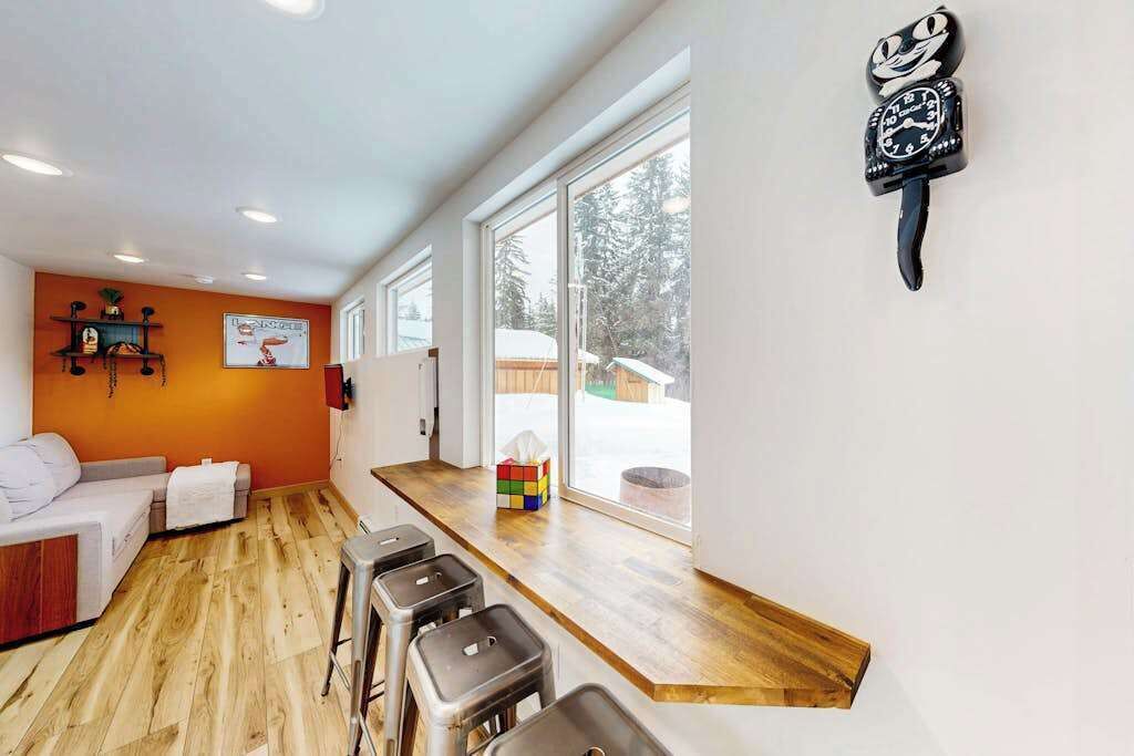 Alpine Cottage | Architectural Conex Container - Girdwood, AK