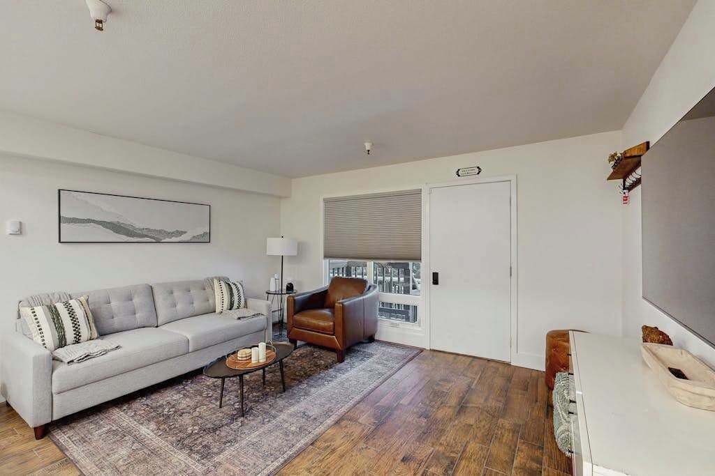 First Tracks Chalet | Renovated Base Condo - Alyeska, AK