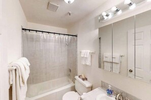 Shower, hair dryer, towels - East 210 | Ski-In/Out Studio | Full Kitchen (Girdwood)