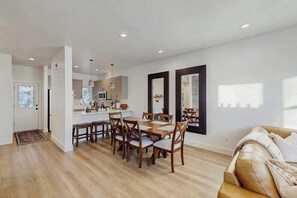 Dining - Silver Tip Condo | Brand New Creek-Side Townhome (Girdwood)