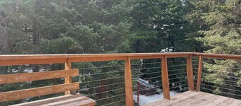 Girdwood Gem | Bright Multi-Level 1BR | Deck