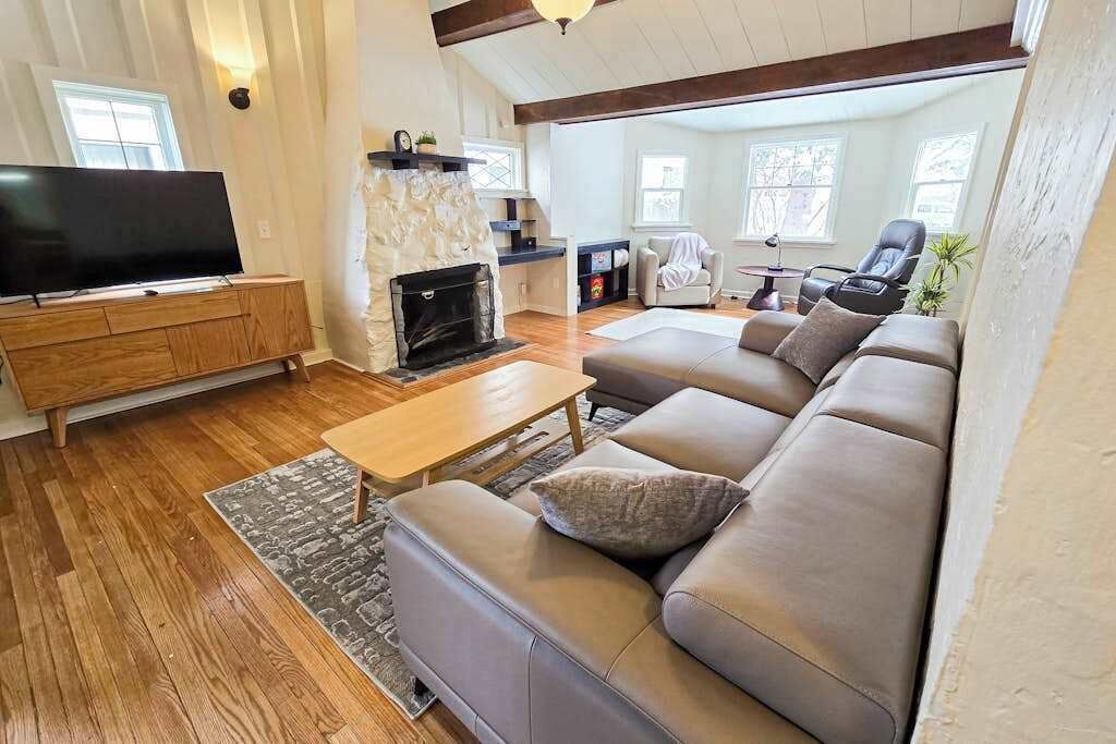 The Solstice House | Classic 4br Downtown - Anchorage, AK