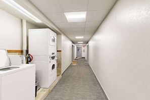 Interior - Brighton 107 | Walk-to-Lift Studio | Patio (Girdwood)