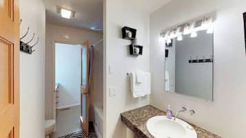 Shower, towels