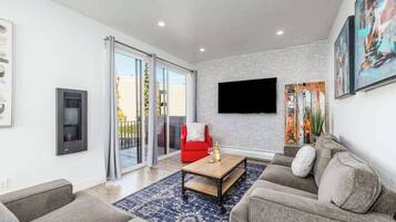 TV, fireplace, offices