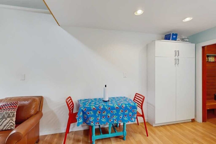 Kabina On Vail | Lofted Cottage | Spiral Stairs - Anchorage, AK