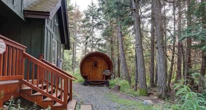 Hanging Glacier Chalet | Group Lodge | Sauna