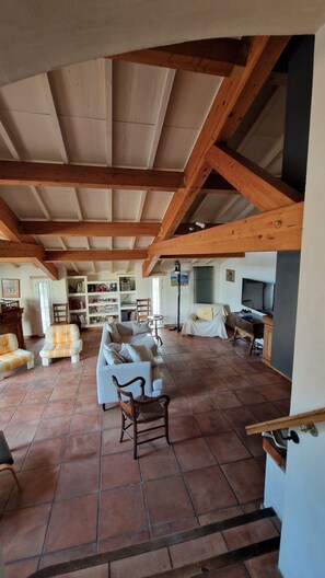 Living area - Family home with a pool on the outskirts of the Alpilles (Saint-Martin-de-Crau)