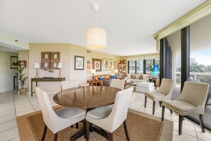 Dining - Unit for RENT in Miami, Aventura area. Six months MINIMUM. (Miami)