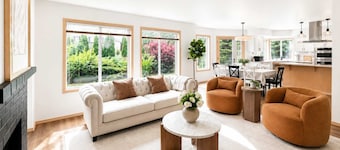 Spacious Pet-friendly 5BR Home in Lynnwood