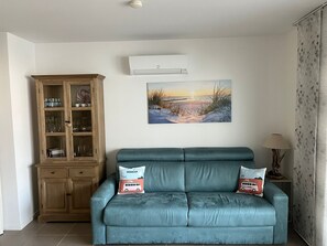 Living area - Fully Equipped Apartment in Mimizan Plage (Mimizan)