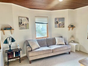 Unclassified image, 3 of 17, button - New York’s best\-kept secret\ Escape 4 Bedrooms retreat in Atlantic Beach (Atlantic Beach)
