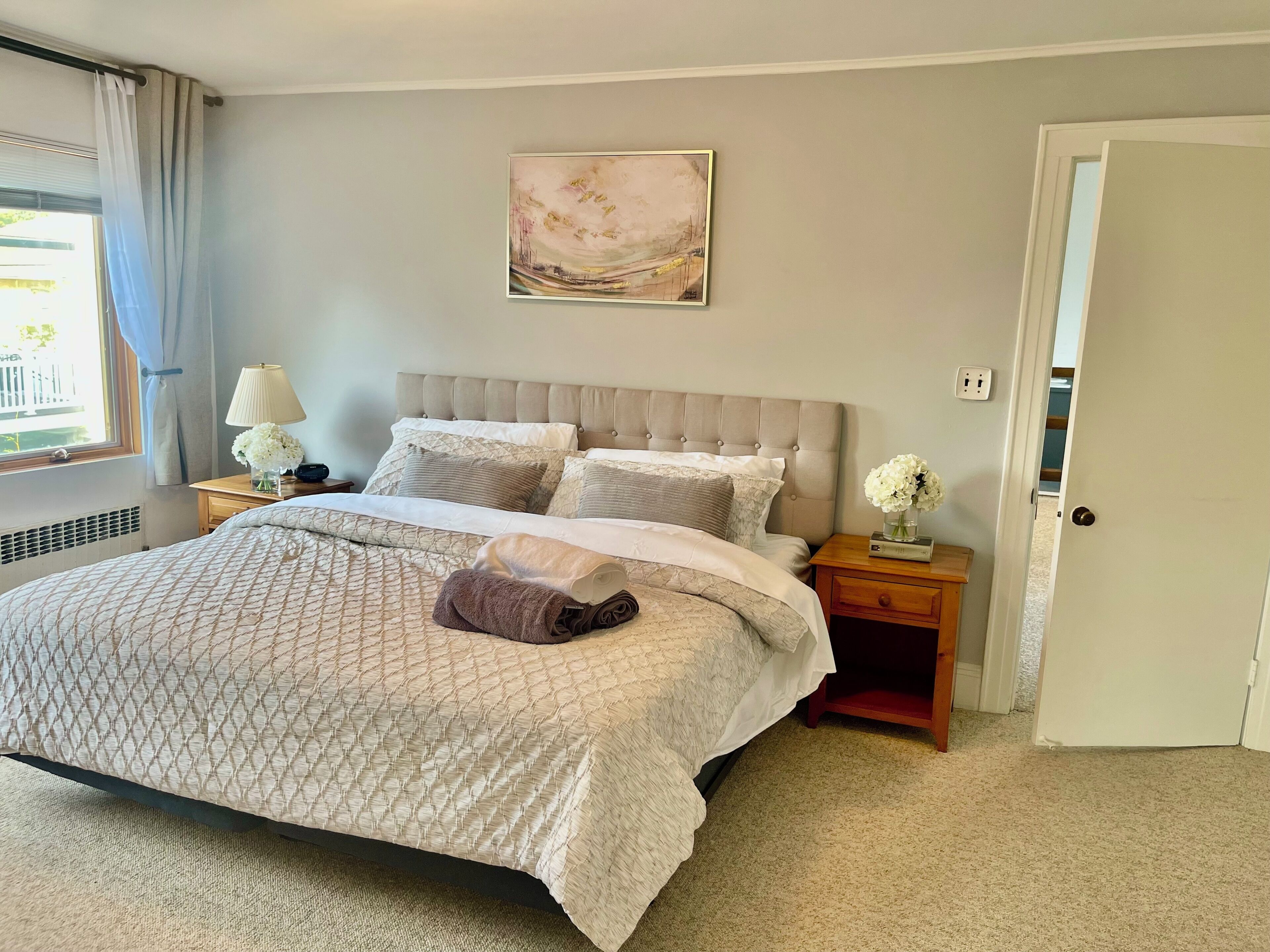 4 bedrooms, iron/ironing board, WiFi, bed sheets