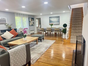 Unclassified image, 4 of 17, button - New York’s best\-kept secret\ Escape 4 Bedrooms retreat in Atlantic Beach (Atlantic Beach)