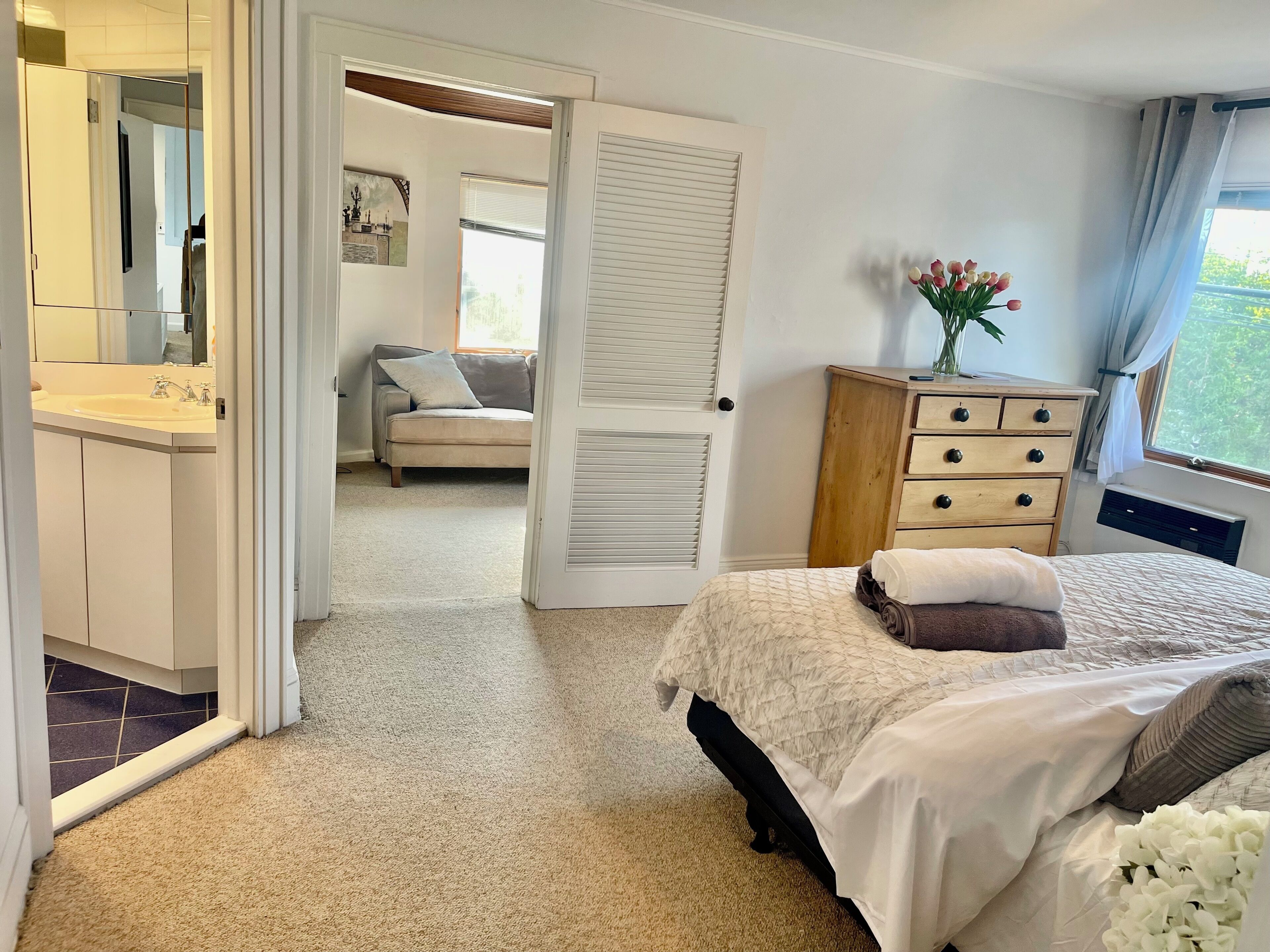 4 chambres, fer et planche à repasser, Wi-Fi, draps fournis