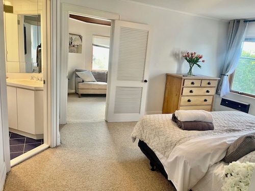 New York’s best\-kept secret\ Escape 4 Bedrooms retreat in Atlantic Beach