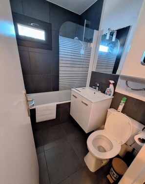 Haartrockner, Toilettenpapier