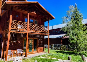 Exterior - River Garden - In town - New Property! - Washer/Dryer - Wood Burning Fireplace - (Red River)