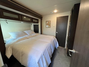 Room - Seaside Villa (Key Largo)