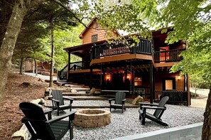 Property grounds - 
Modern Rustic Cabin~Hot Tub~Pet Friendly (Ellijay)