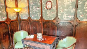 Lobby - Historic Lindsey House 1878 estate-stained glass, upper veranda (Springfield)