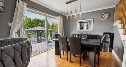 Cozy 3-bedroom house in charming Mercier with AC