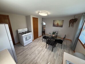 Dining - Private apartment suite in Omaha! (Omaha)