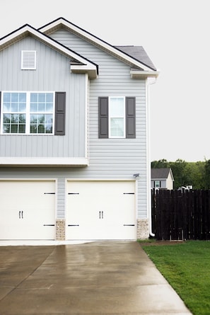 Exterior - Cozy and Modern 1-bedroom with kitchenette studio in lovely Calhoun GA (Calhoun)