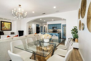 Dining - 5 beds lakefront infinity pool firepit games (Indio)