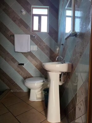 Bathroom - Cabaña La Escondida by GEstores (Huasca de Ocampo)