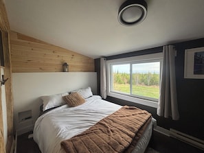 Desk, travel cot, free WiFi, bed sheets - Reset by the Bay | Fire Pit • Hiking • Ocean Views (Canning)