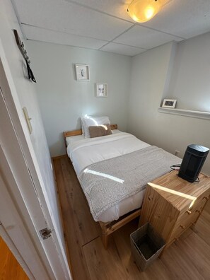 4 bedrooms, desk, travel cot, free WiFi - Reset by the Bay | Fire Pit • Hiking • Ocean Views (Canning)
