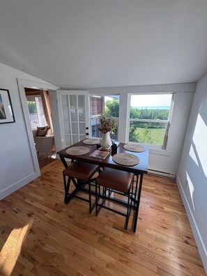 Dining - Reset by the Bay | Fire Pit • Hiking • Ocean Views (Canning)