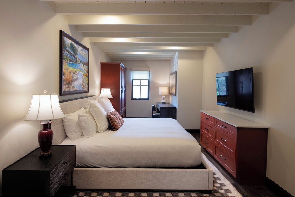 Suite Deluxe, 1 chambre | Coffres-forts dans les chambres, fer et planche à repasser